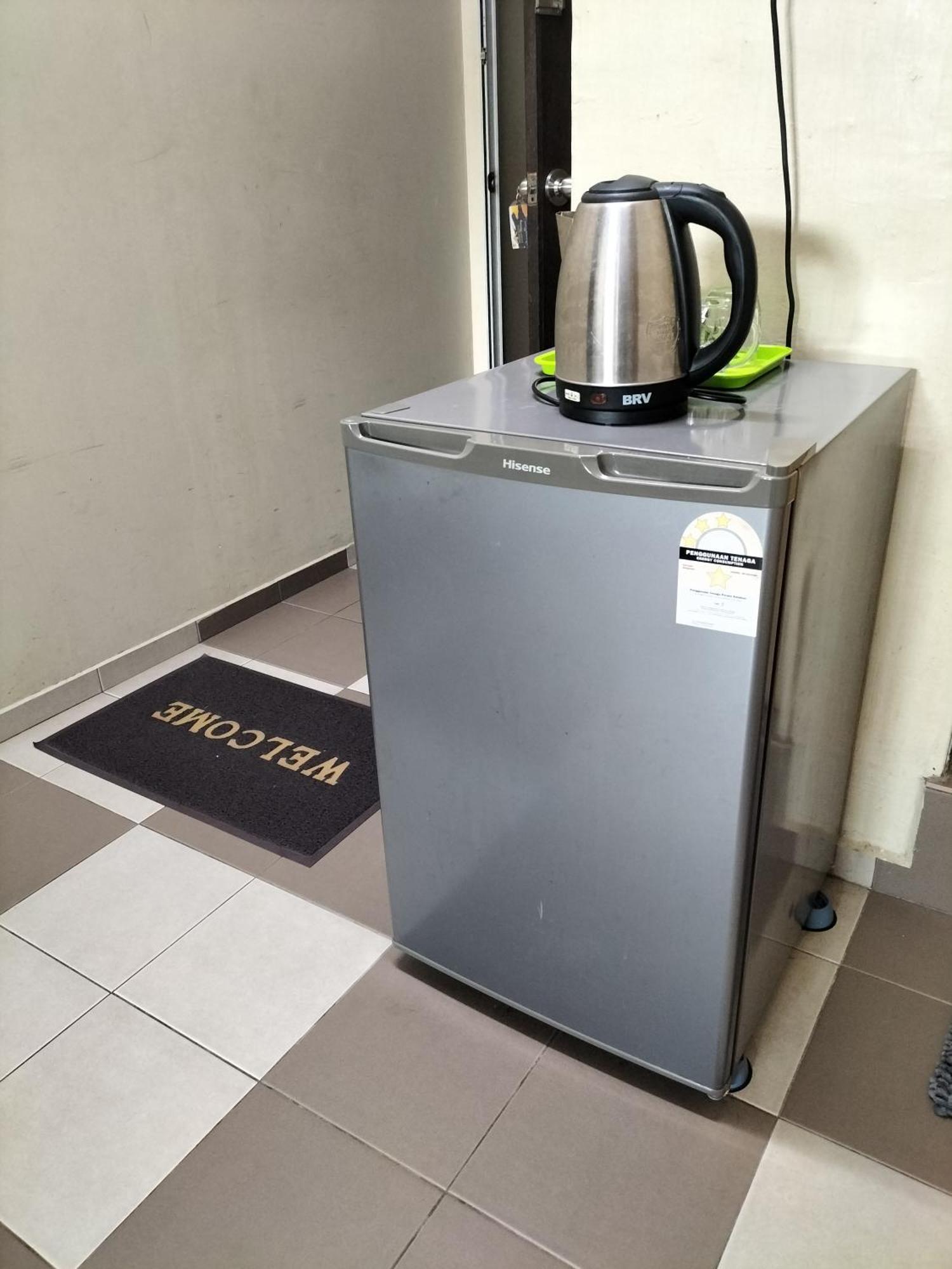Ulfah Hotel Мерсинг Екстериор снимка