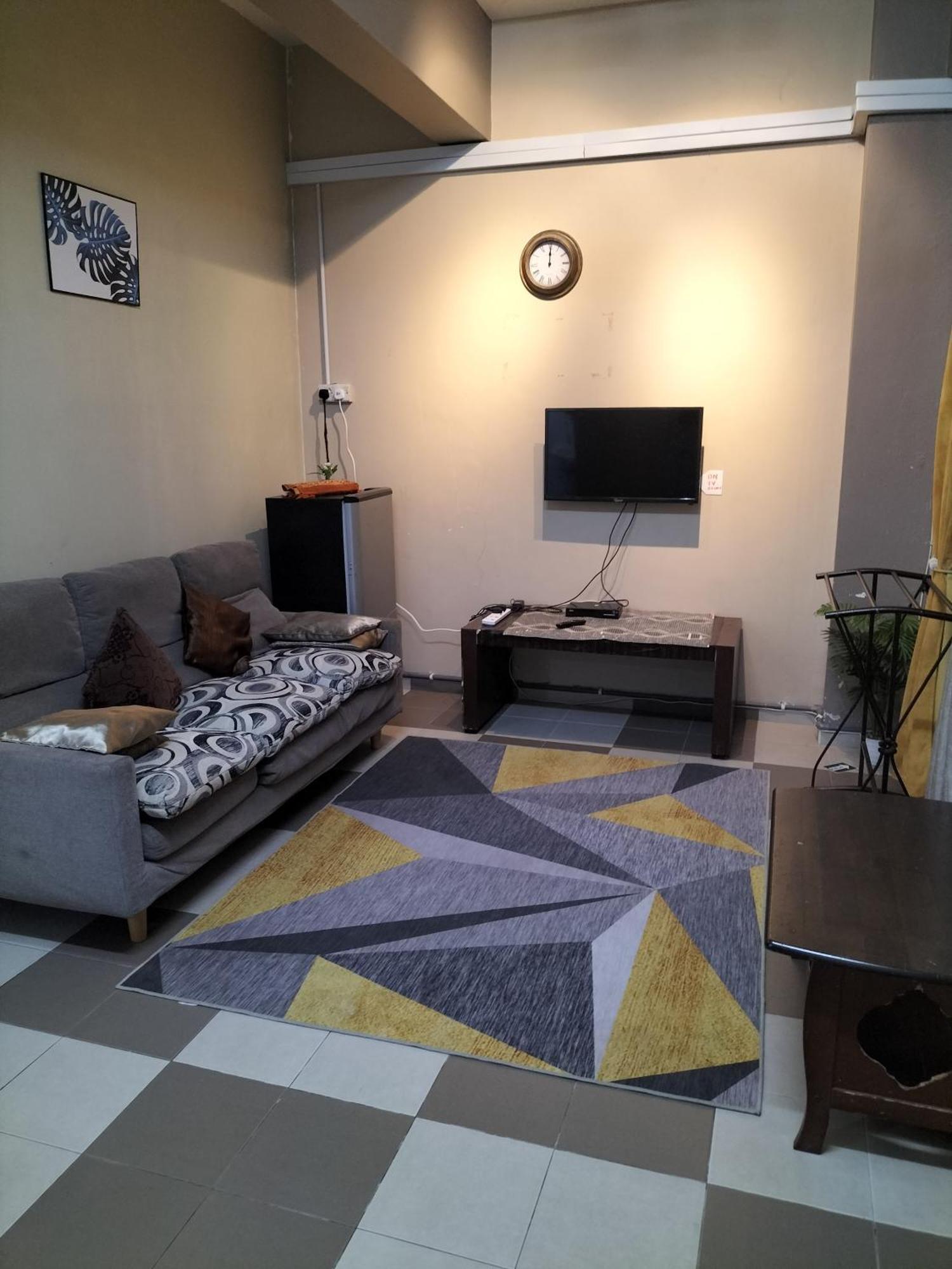 Ulfah Hotel Мерсинг Екстериор снимка